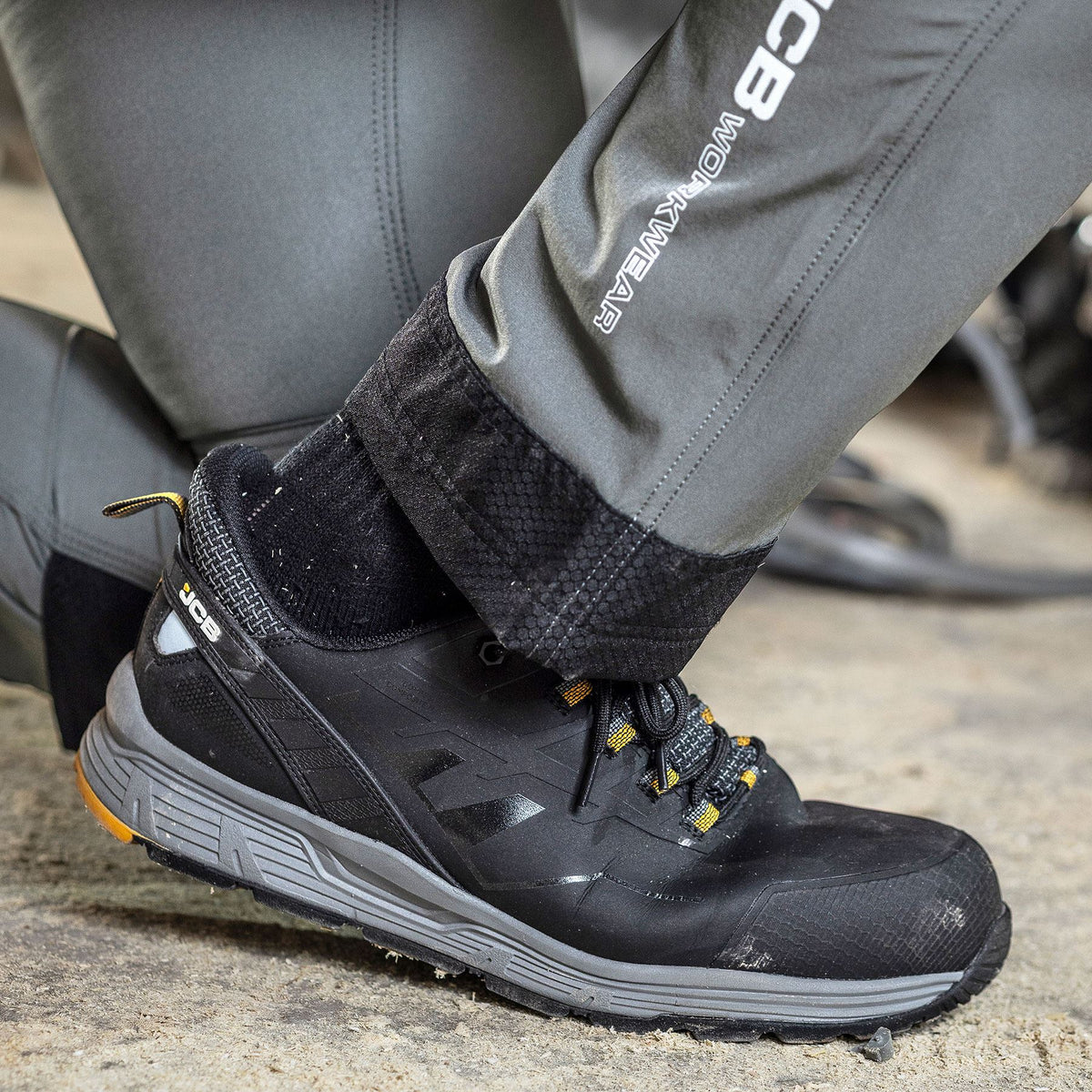 JCB Spark 2 S3S Metal-Free Low Safety Trainers