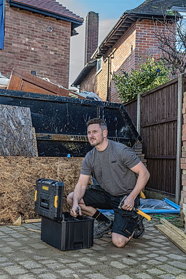 DeWalt Cheverley Shorts & 2 Typhoon T-Shirts Bundle